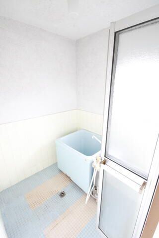 横浜市南区別所４丁目のアパートの浴室