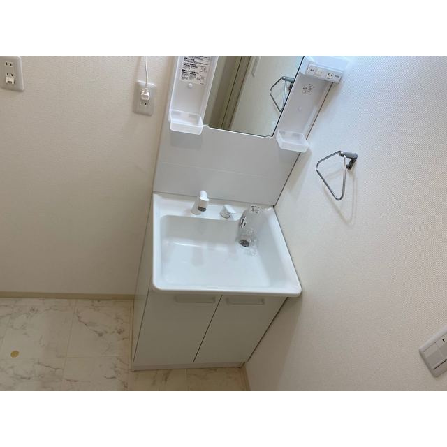 明るい洗面所です
