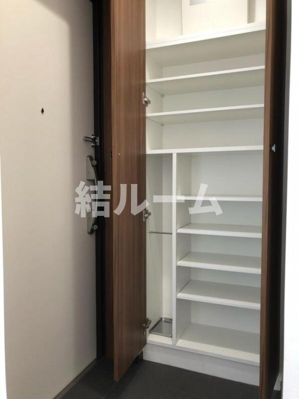 豊島区池袋２丁目の賃貸マンションの玄関