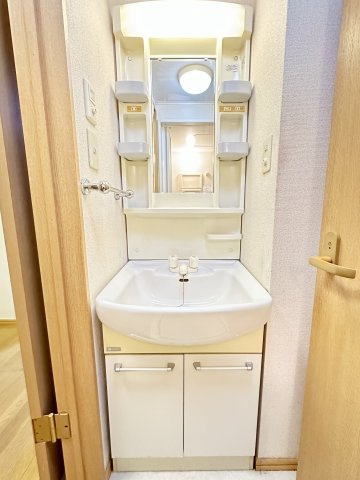 コンパクトで使いやすい洗面所
