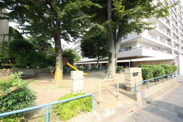 めじろ台ハイムのその他|マンション隣の公園です。