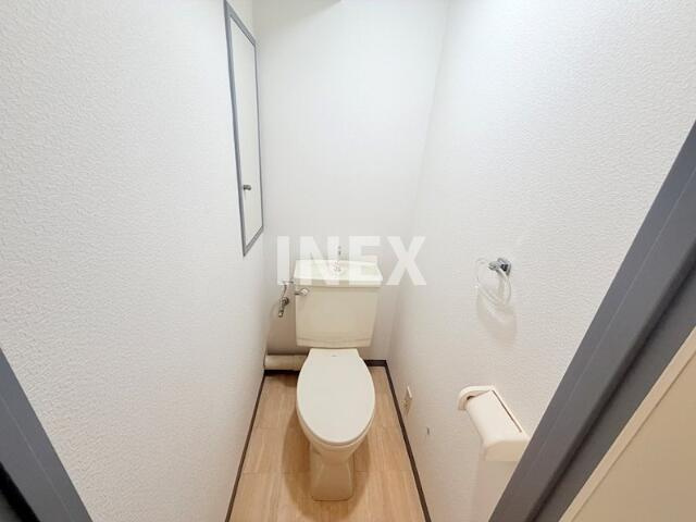 横浜市港南区上永谷４丁目の賃貸マンションのトイレ