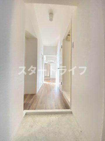 大阪市淀川区三国本町１丁目の賃貸マンションの玄関