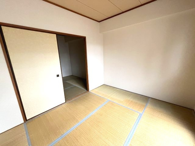 アドラブール古川橋の和室