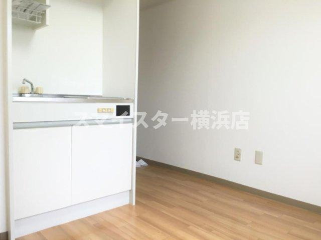 ロイヤル石川町の居間・リビング