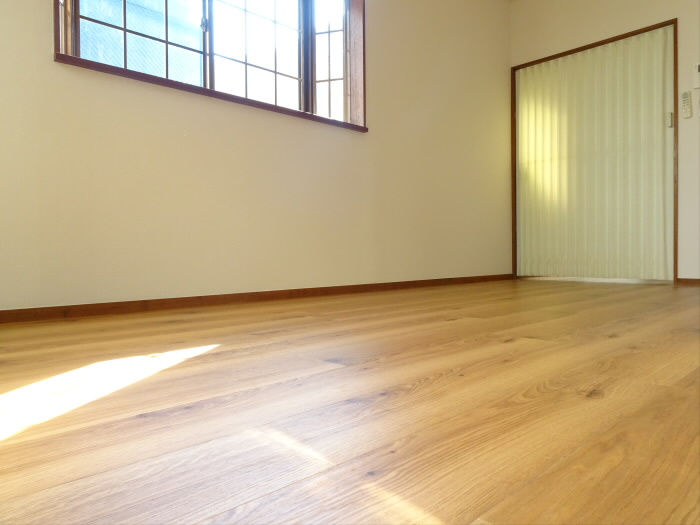 こちらの居間で趣味の時間をお楽しみください
