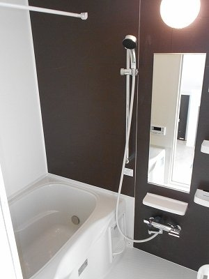 アクティークＨ．Ｋの浴室|ゆったり過ごせるお風呂です