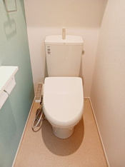 ゆったりとした空間のトイレです