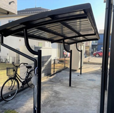 屋根付き駐輪場完備