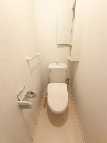 ゆったりとした空間のトイレです