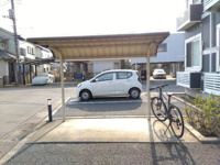 屋根付き駐輪場完備