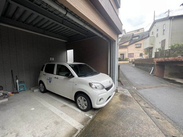 【駐車場】