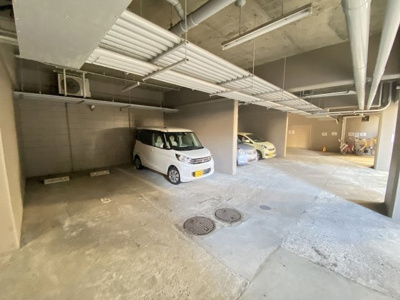 【駐車場】 | シャトー宿院 | 敷地内駐車場空きありますよ（月額15000円～16000円）！空き状況確認必要です！愛車の置き場所に困りませんね♪