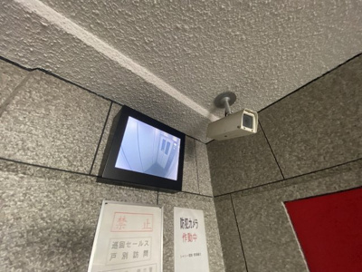 【防犯設備】 | シャトー宿院 | エレベータにも防犯カメラがありセキュリティー面もバッチリです。
