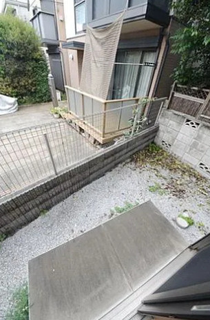杉並区久我山２丁目のアパートのバルコニー