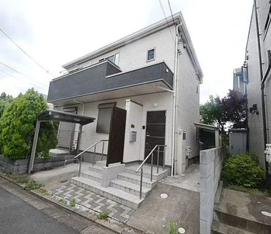 杉並区久我山２丁目のアパートのエントランス