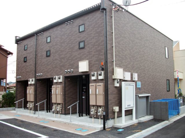落ち着いた雰囲気の外観です