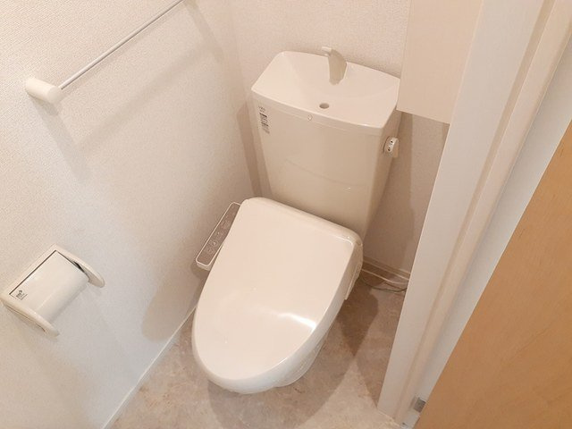 モンターニュのトイレ|ゆったりとした空間のトイレです