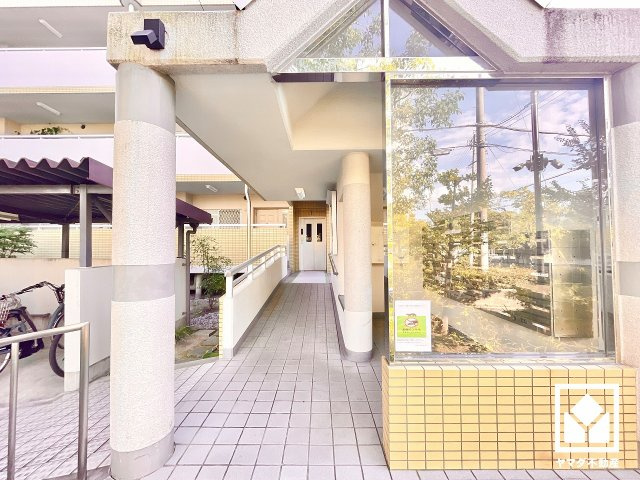 武庫川第２一番街10号棟のエントランス