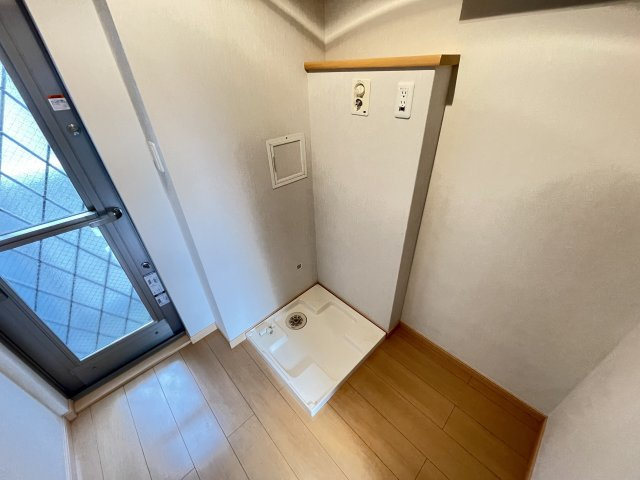サンジュノラ宮前の玄関