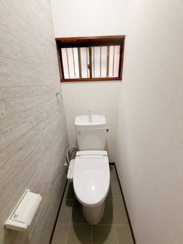 加須市礼羽1期のトイレ|窓もあり、明るく風通しの良いトイレです！