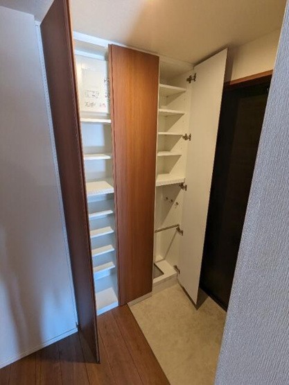 【玄関】 | ドムス・スタイル武蔵小山 | 下足入れ