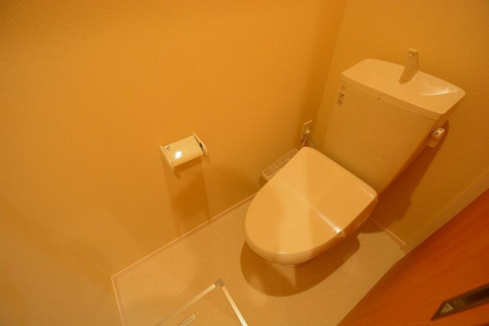 ウォシュレット付きのトイレです♪