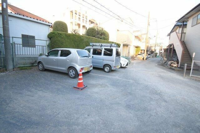 ユタカハイツの駐車場