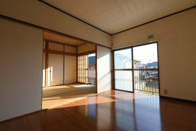 ユタカハイツの居間・リビング