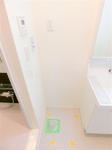 メゾンレユシールの洗面所|洗濯機置き場