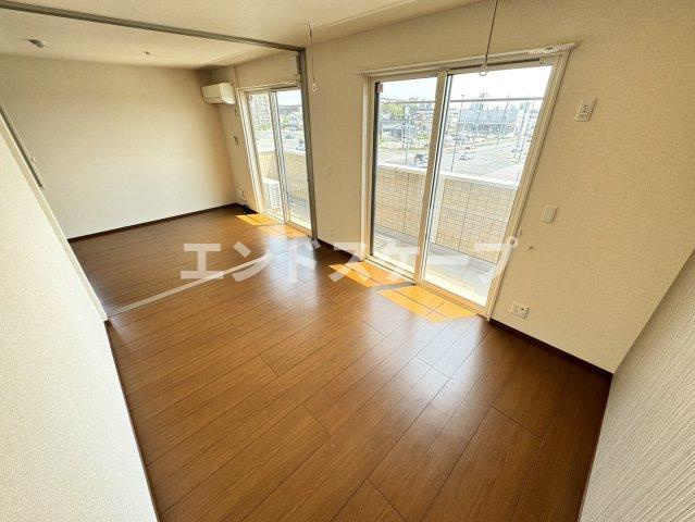 エスポワール明神の居間・リビング|高崎、前橋、伊勢崎エリアのお部屋探しはエンドスケープまで！お客様の理想お聞かせ下さい♪