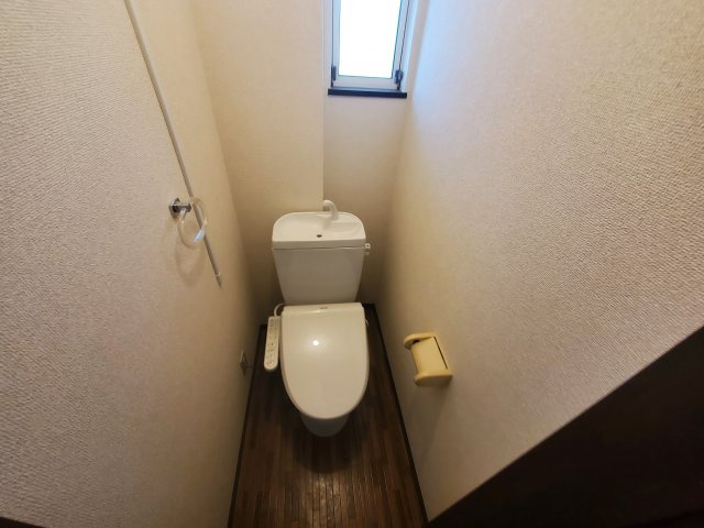エスポアール中村Cのトイレ|落ち着いたトイレです