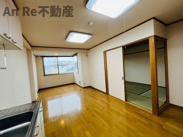 川口市戸塚南２丁目の賃貸マンションの居間・リビング