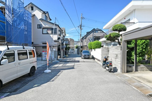 テラシエ高司2丁目新築一戸建て│4LDK+駐車2台可の前面道路含む現地写真|前面道路は北側5.9ｍ公道です。