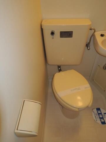 横浜市西区平沼１丁目の賃貸マンションのトイレ