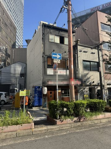 さんさん難波中1棟ビルの外観