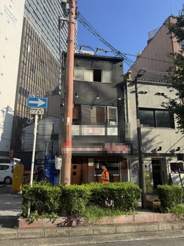 さんさん難波中1棟ビルの外観