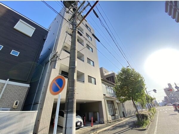 HYマンションのエントランス