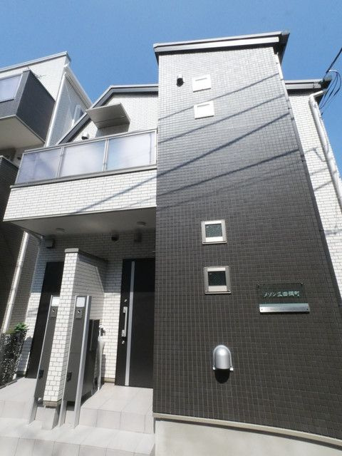 メゾン三田綱町の外観