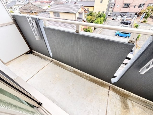 熊本市中央区琴平本町の賃貸マンションのバルコニー|落ち着いた時間を過ごせるバルコニーです