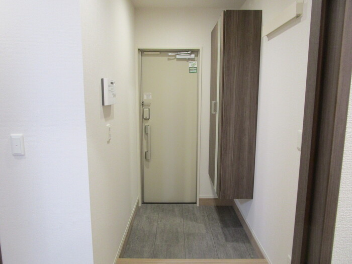 ハイネス妙典の玄関