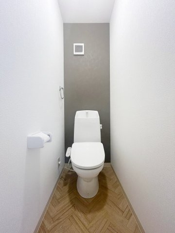 高知市高須2丁目　中古戸建のトイレ