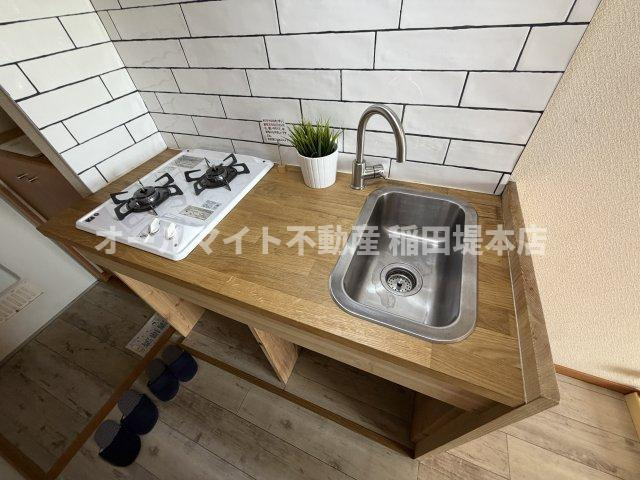 川崎市多摩区栗谷４丁目のアパートのキッチン