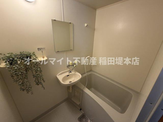川崎市多摩区栗谷４丁目のアパートの浴室