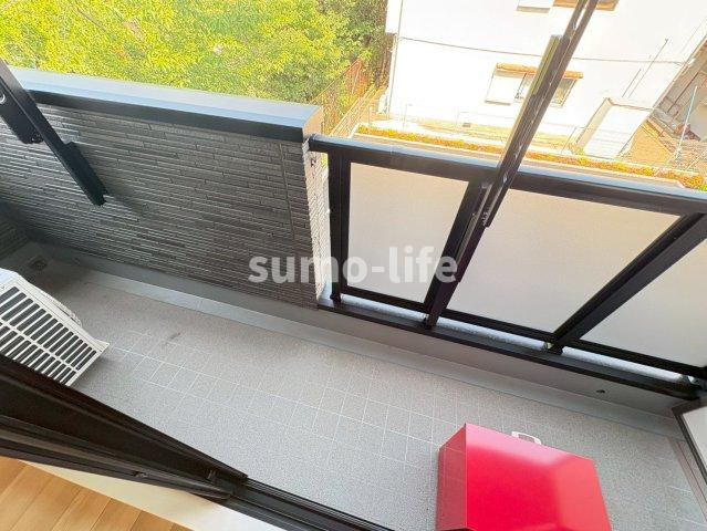 神崎町アパートのバルコニー