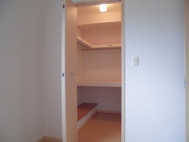 プロムナード弐番館の収納