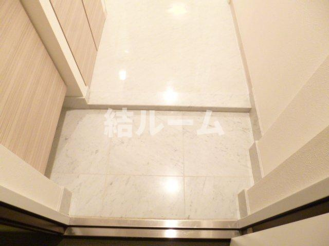 北区東十条１丁目の賃貸マンションの玄関