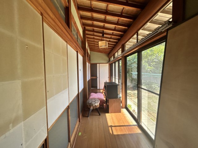 【内装】 | 荒尾市下井手売家 | 庭を眺めながらゆったり寛げる、日当たり良好な広縁