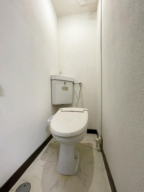 岡本マンション／不動前のトイレ|シンプルで使いやすいトイレです