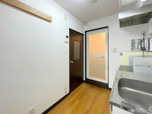 岡本マンション／不動前の寝室|落ち着いた色調の寝室です